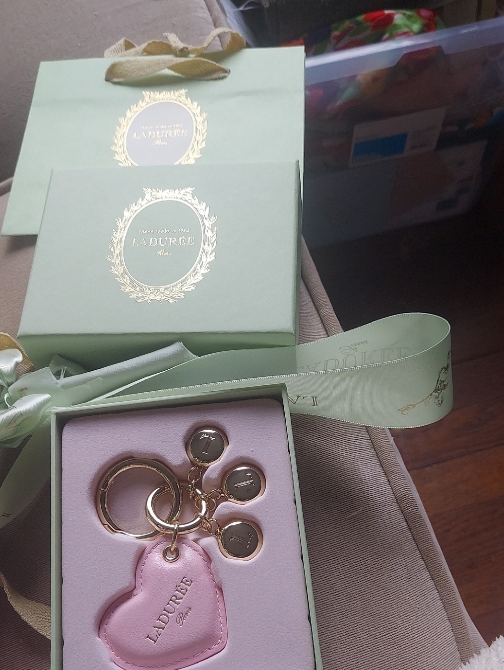 Ladurée "Macarons" Charms Keychain Pink Heart +gift box+dust bag+Shoping Bag+Bow